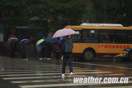 河池巴马县迎来了新年的第一场暴雨天气（摄影：韦云）